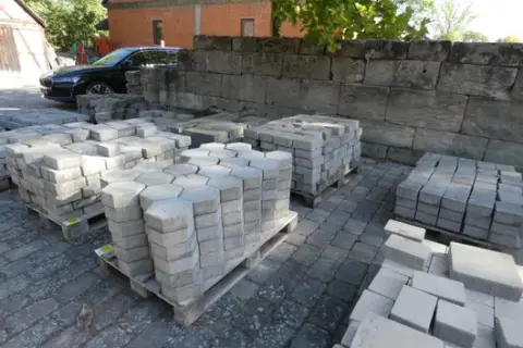 Lot of paving stones