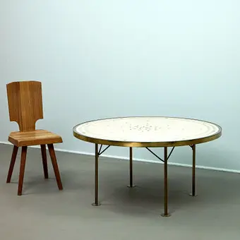 BERTHOLD MÜLLER - OERLINGHAUSEN. Table basse / table mosaïque, laiton, bois, pierre, années 1950, Allemagne.