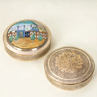 Deux boîtes à couvercle, Perse, 20e siècle (2).