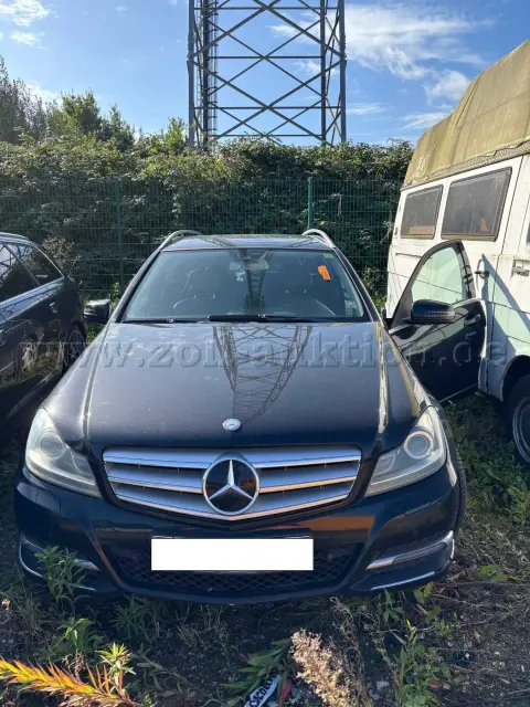 1 Mercedes Benz C220