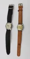 2 montres-bracelets vintage, probablement années 30/40, militaires ?, 1x Kienzle, mouvements fonctionnent, traces d'âge et d'usure, env. D-3 cm