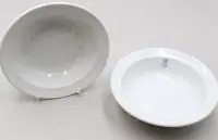 Pár misek, Royal Copenhagen, bílý porcelán, erb s kotvou ?, cca v. 6,8 cm pr. 24,5 cm