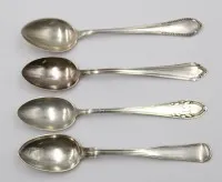 3x cuillères à café en argent 800 et 1x argent 830, env. 58,8 g, traces d'usure, L 13,6 cm
