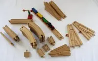 Houten trein met rails, wissels, locomotief ca. 3,5 cm, bespeelde staat