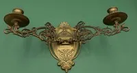 Masivní mosazný nástěnný svícen, š 40 cm, v 22 cm
