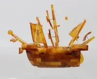 Model statku z bursztynu, starszy, ok. wys-13,5cm dł-17,5cm