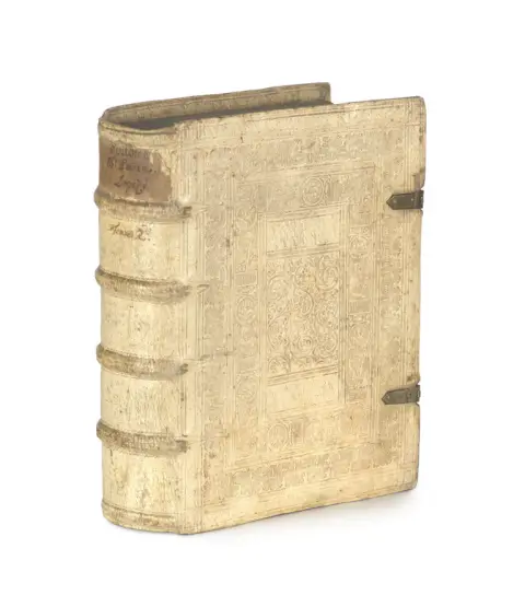 Reliure allemande en peau de porc de la fin de la Renaissance sur quatre nerfs saillants, plats en bois biseautés aux bords, dos en cinq …