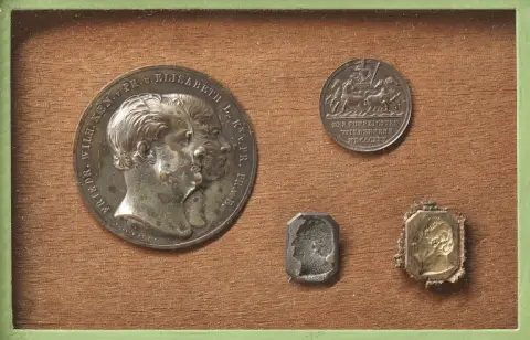 Collection de 4 épreuves unilatérales en bronze de médailles historiques