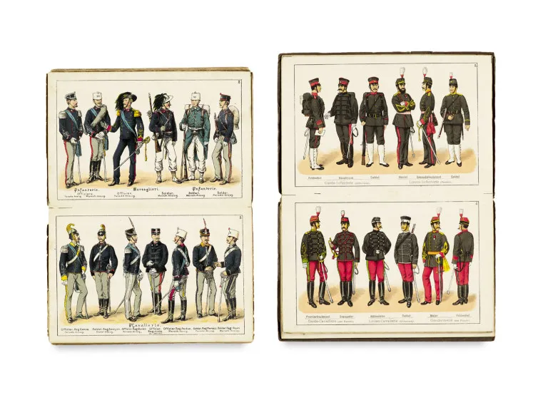 Collection de 6 leporellos avec illustrations en couleurs d'uniformes militaires