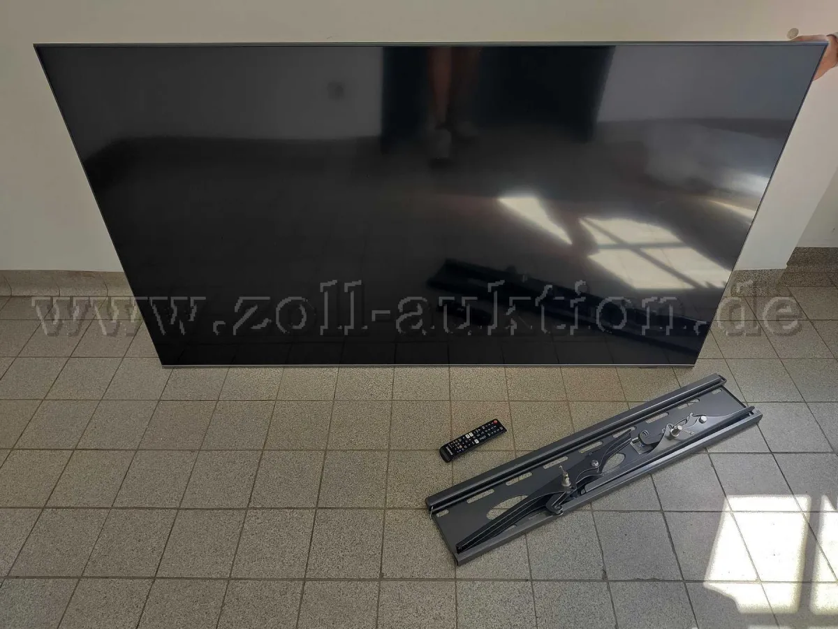 1 telewizor LED 65" SAMSUNG GQ65Q74A