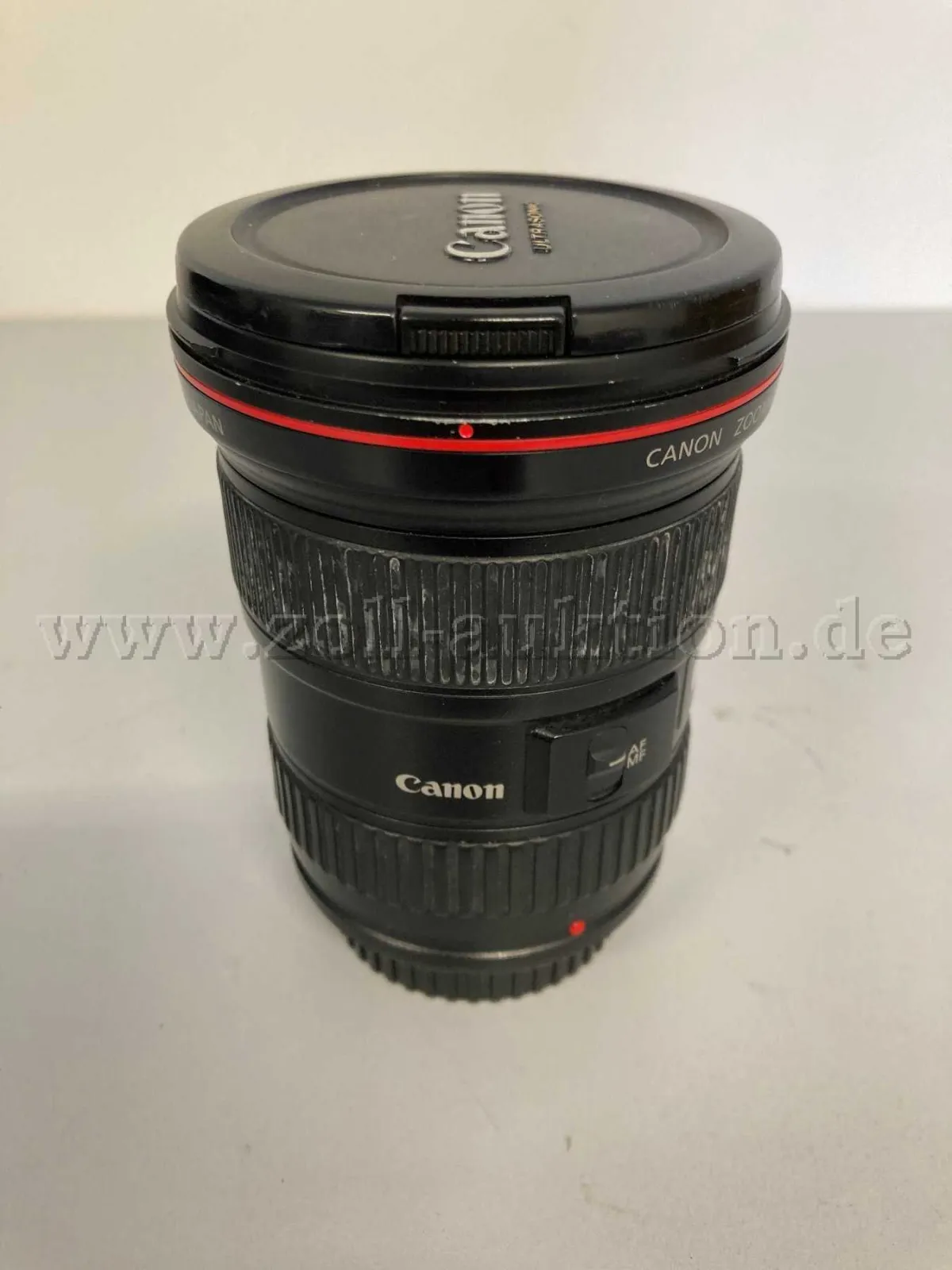1 objektiv Canon 16-35mm