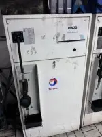 3 armoires de distribution d'huile Schnitzler OSA avec dispositif de mesure et contenu