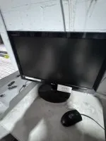 1 moniteur TFT grand écran LG