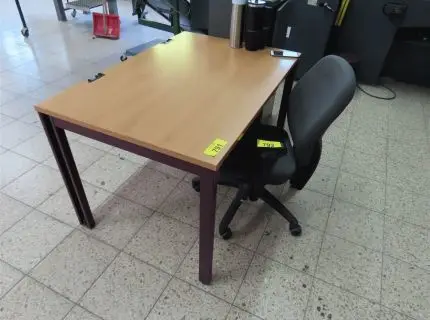 1 desk approx. 1 m x 1.50 m