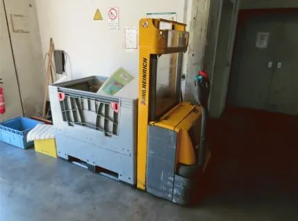 1 transpalette électrique, marque : Jungheinrich, type : EJC 112, défectueux