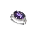 White gold entourage ring with amethyst solitaire (approx. 3.8 ct).