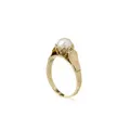 Bague filigrane en or jaune avec perle. Orfèvre Karli Weiße, Dresde.