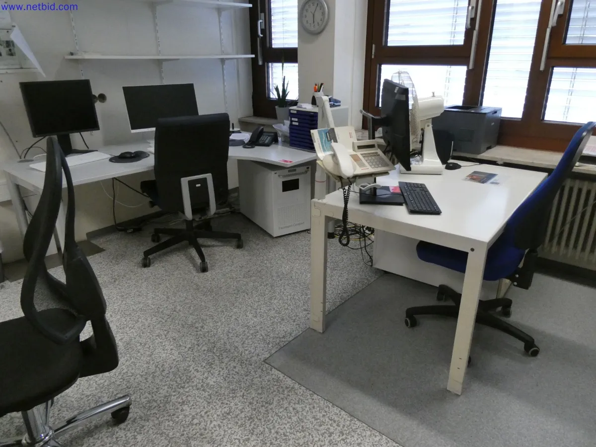 3 bureaux