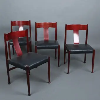 Four Italian dining chairs from the 1970s.