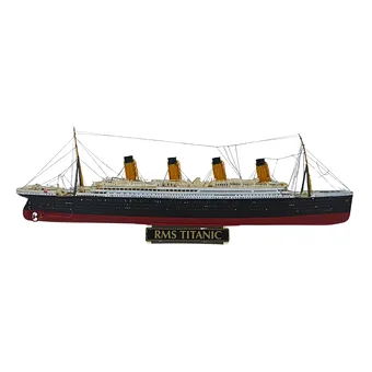 Model R.M.S. Titanic
