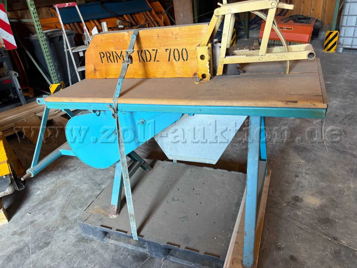 1 Kreissäge für Traktor Zapfwelle/Dreipunkt Typ scheppach PRIMA - KDZ 700