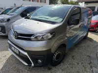 1 bestelwagen Toyota