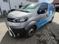 1 bestelwagen Toyota