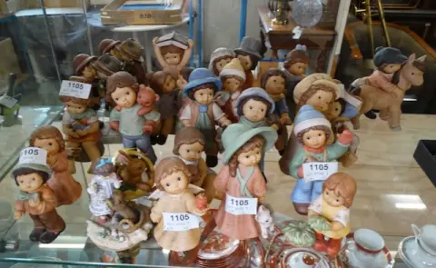 1 lot Goebel-figuurtjes (ca. 30 stuks)