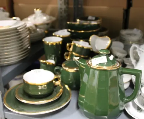 1 French bistro crockery