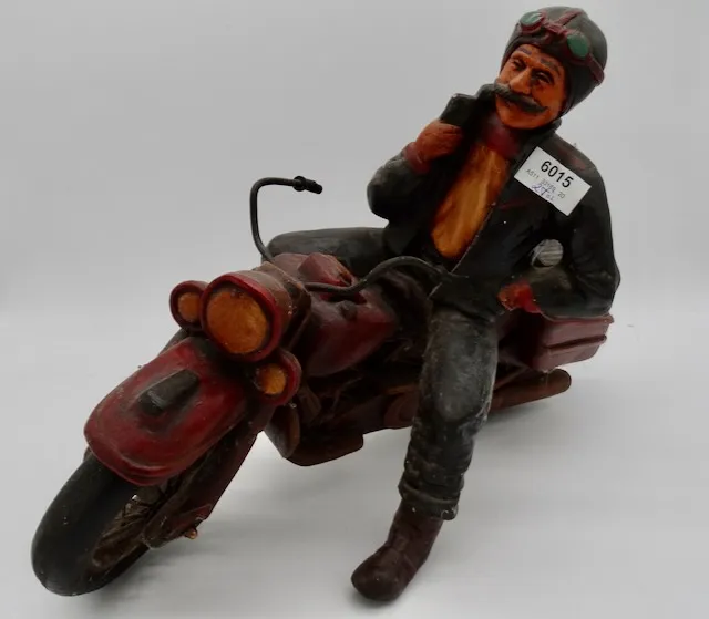 1 model samochodu + model motocykla z drewna