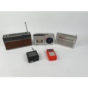 Lot de vieilles radios