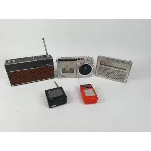 Lot de vieilles radios