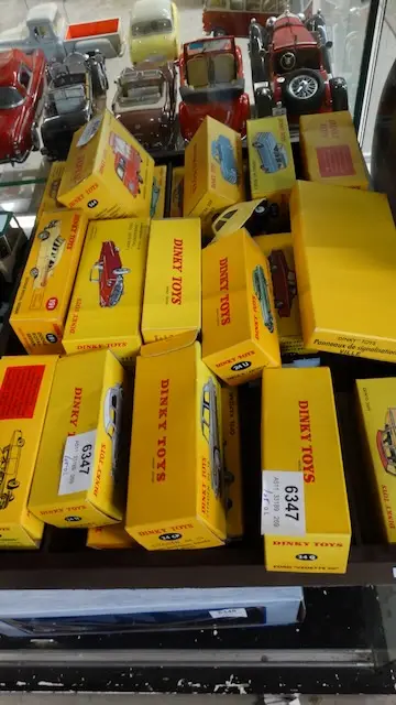 1 partia modeli Dinky Toys