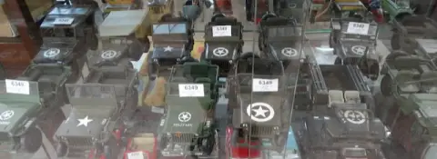 1 partia modeli samochodów "Willys Jeep"