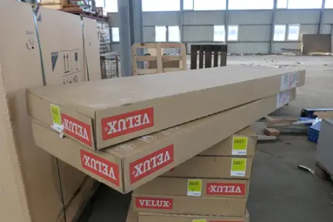 2x VELUX - Zestaw ramy montażowej do okna dachowego z ramą izolacyjną i fartuchem przyłączeniowym, rozmiar SK06
