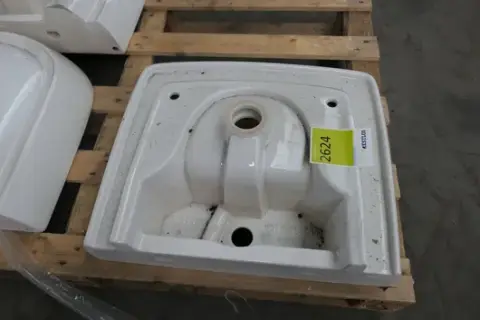 Lavabo, céramique, blanc, sur palette