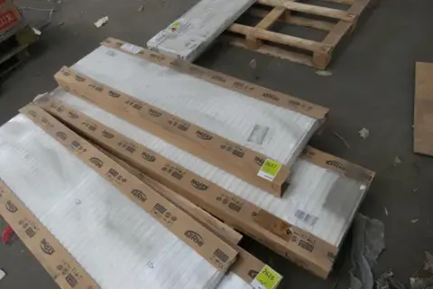 2x KERMI - Grzejniki płaskie therm-x2 FTV typ 22, 500 x 1600 mm i 500 x 2000 mm, zawór X2 lewy