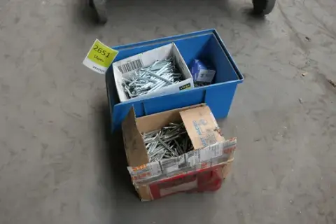 Mixed lot of construction, electrical and DIY materials, incl. split pins and GROHE items, in plastic box