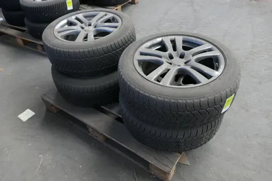 Set Pirelli - Winter tyres with rims