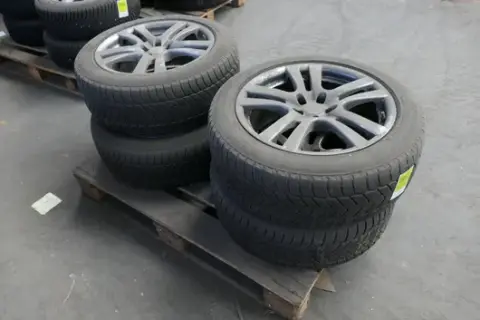 Set Pirelli - Winter tyres with rims
