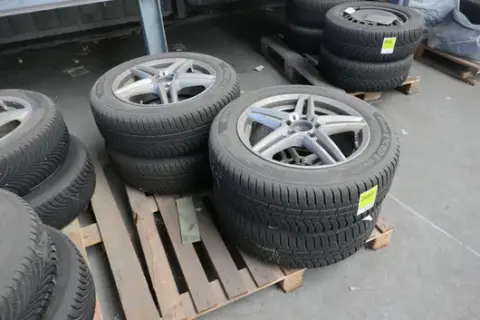 Set of Hankook winter tyres with rims