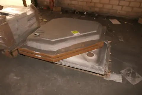 2x shower trays, pentagonal