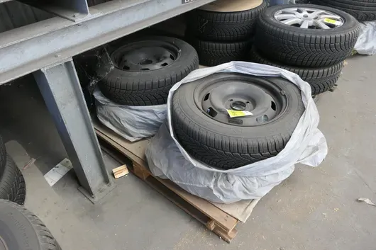 Set Speed Grip 2 winter tyres with rims