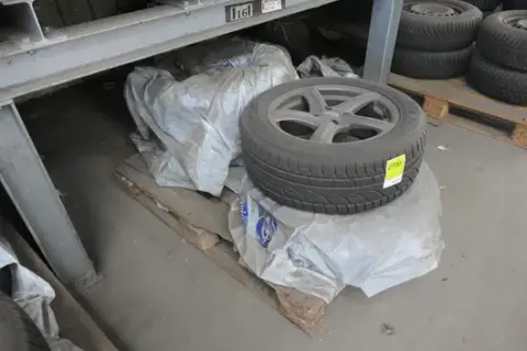 Set of winter tyres with rims