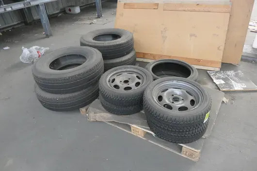 Mixed lot of tyres, various
