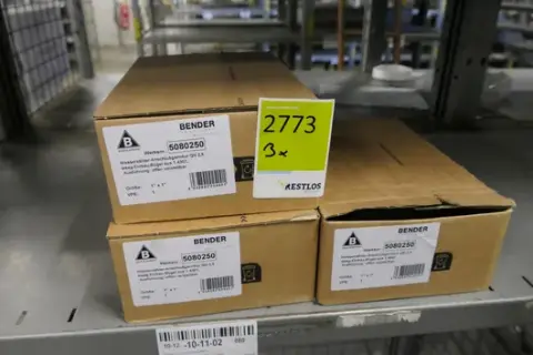 3x box BENDER - water meter connection kit QN 2.5, 1" x 1", horizontal installation