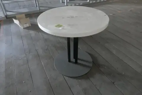 Table, round