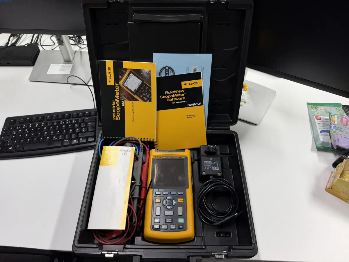 Oscilloscope portable Fluke Fluke 123 Industrial ScopMeter
