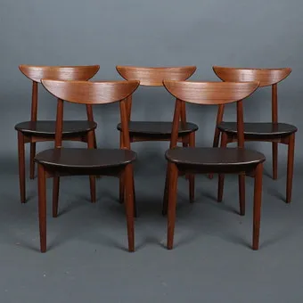 HARRY ØSTERGAARD. for Randers Møbelfabrik. Five chairs/dining chairs from the 1970s, Denmark.