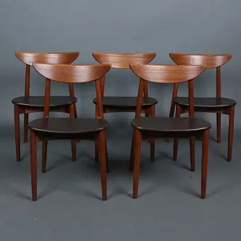 HARRY ØSTERGAARD. for Randers Møbelfabrik. Five chairs/dining chairs from the 1970s, Denmark.